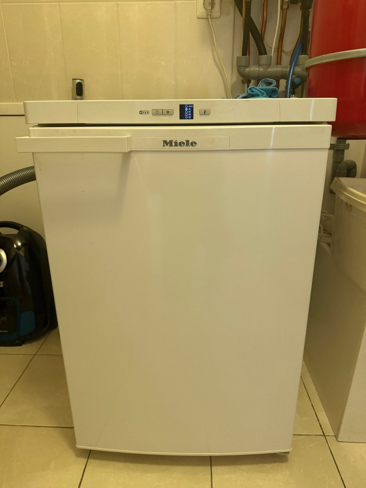 Miele Vrieskast - Compact en Energiezuinig, Gebruikt, Minder dan 60 cm, Vrijstaand, Ophalen
