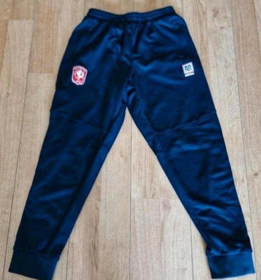 Blauwe trainingsbroek F.C Twente, Kleding | Heren, Sportkleding, Ophalen of Verzenden, Zo goed als nieuw, Algemeen, Maat 48/50 (M)