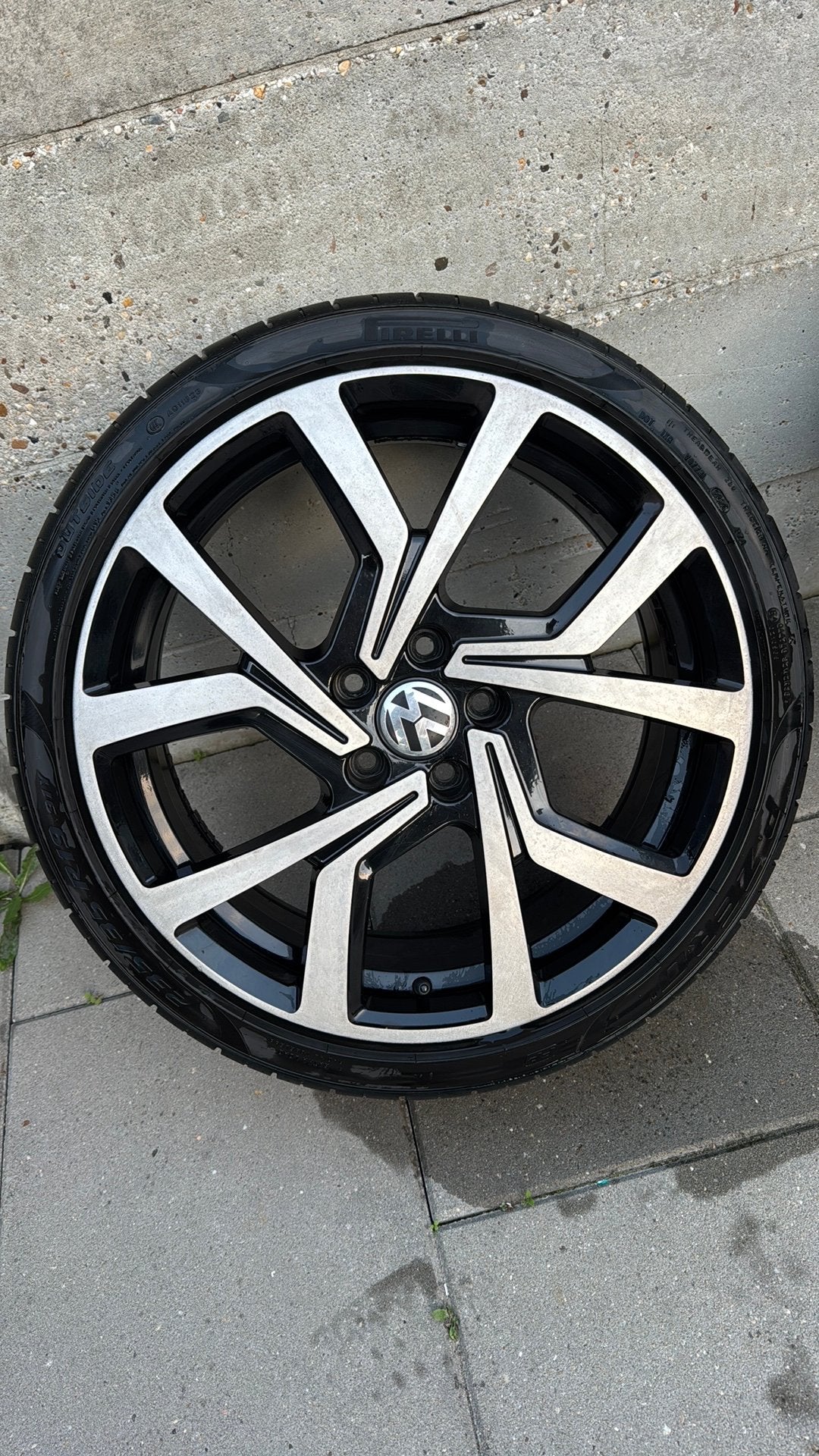 19 inch Brescia velgen. 235/35/19 Pirelli Pzero, 19 inch, Ophalen of Verzenden, 235 mm, Band(en)