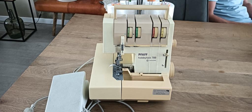 Pfaff Hobbylock 788 lockmachine, Ophalen, Lockmachine, Industrieel, Gebruikt