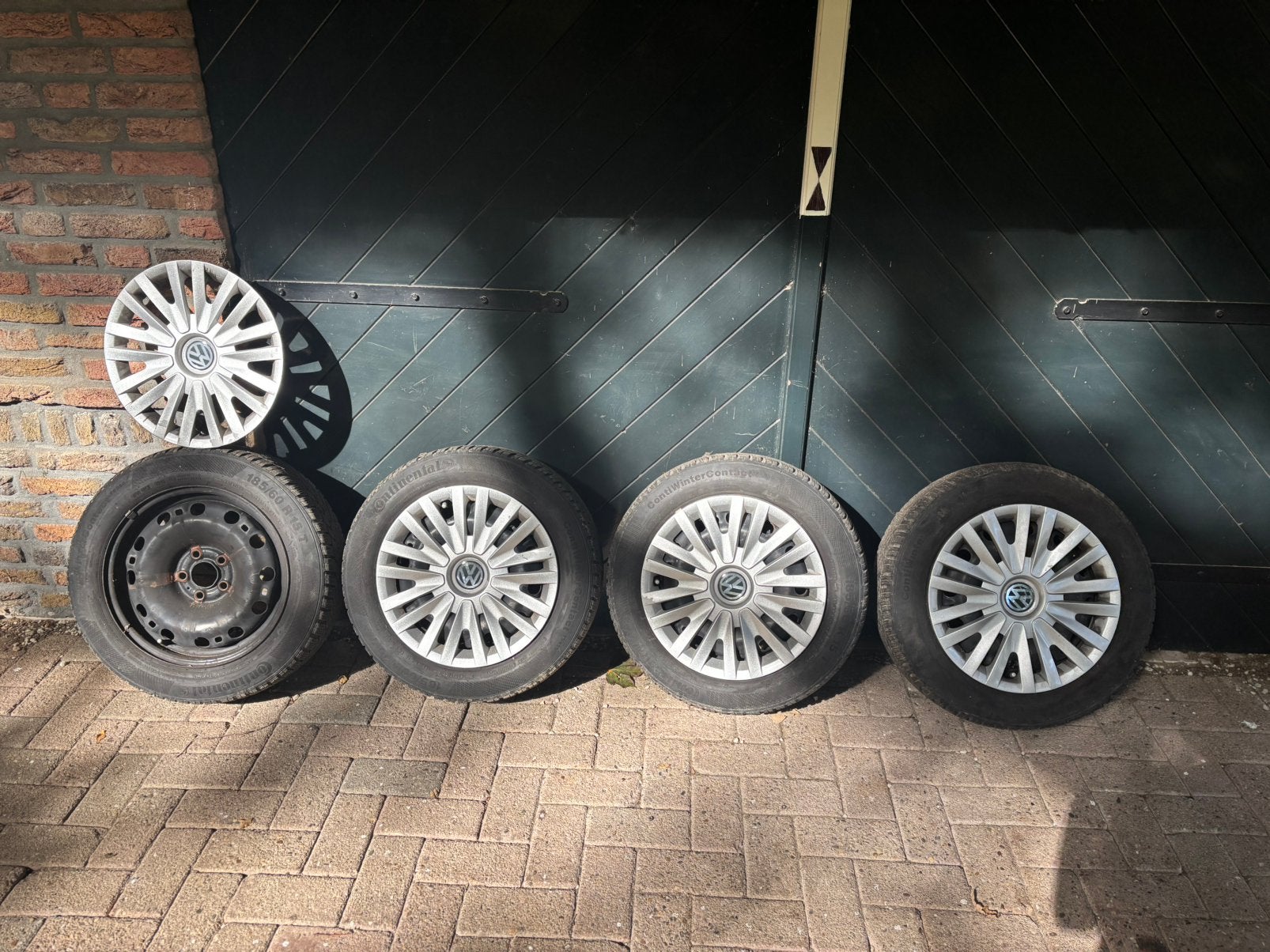 VW Polo winterbanden 185/60 R15 – complete set, Banden en Velgen, Personenwagen, Ophalen, 19 inch