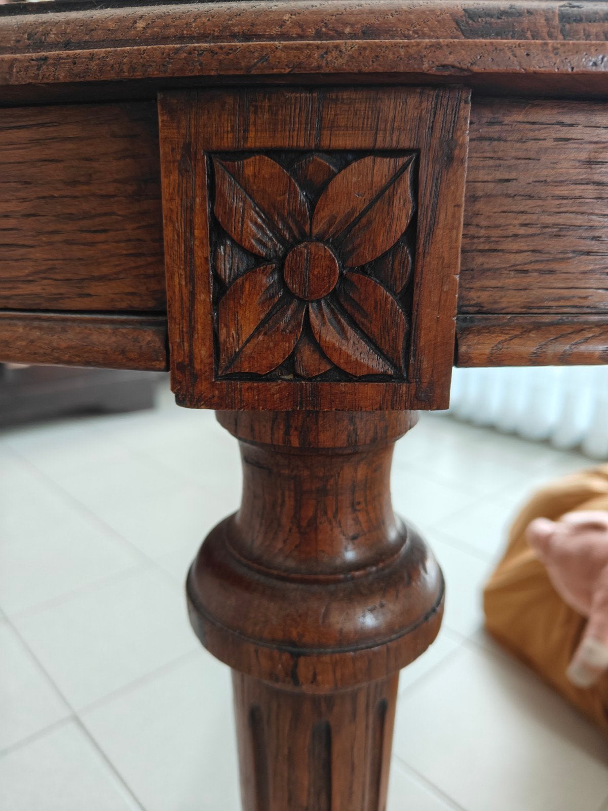 Antieke ronde eettafel, uitschuifbaar, massief eiken, Antiek en Kunst, Ophalen