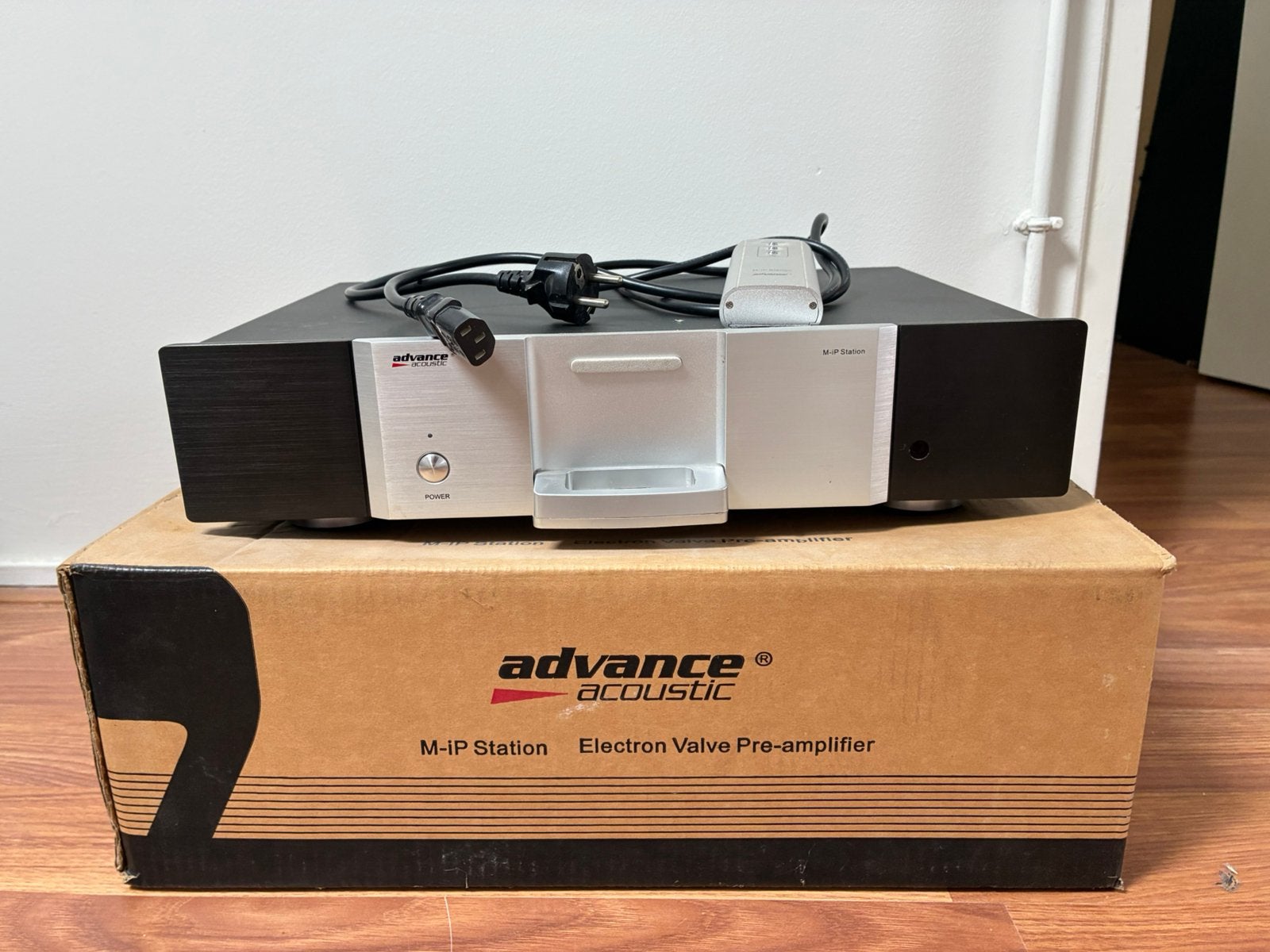 Advance Acoustic M-IP Station Electron Valve Voorversterker, Audio, Tv en Foto, Versterkers en Receivers, Overige systemen, Zo goed als nieuw