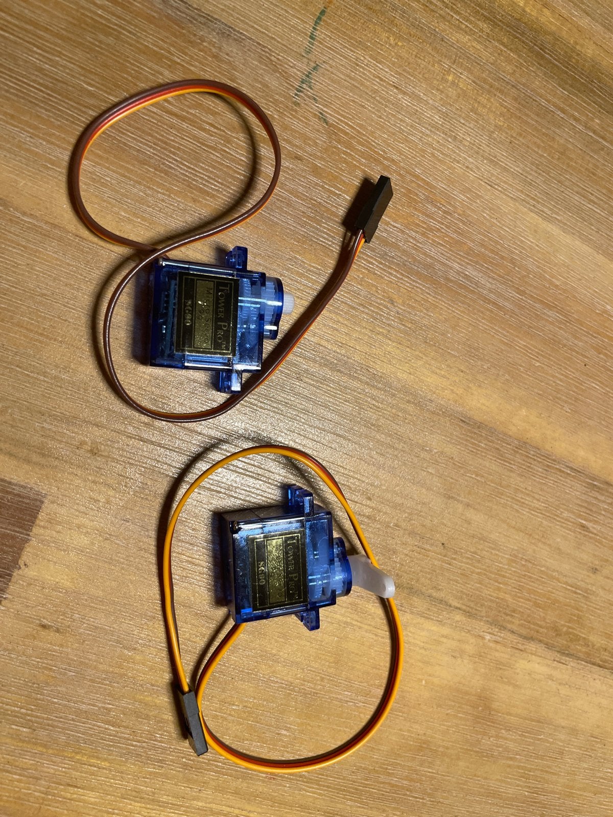 2x Tower Pro SG90 Micro Servo Motoren, Ophalen of Verzenden, Zo goed als nieuw