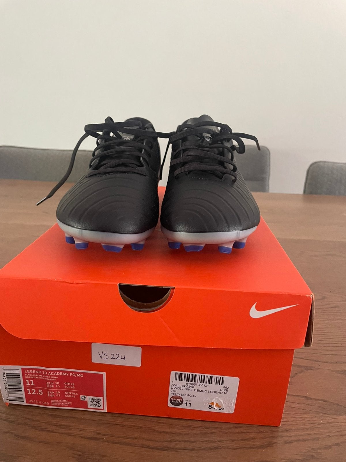 Nieuwe voetbalschoenen Nike Tiempo maat 45, Maat XS of kleiner, Schoenen, Ophalen of Verzenden, Zo goed als nieuw