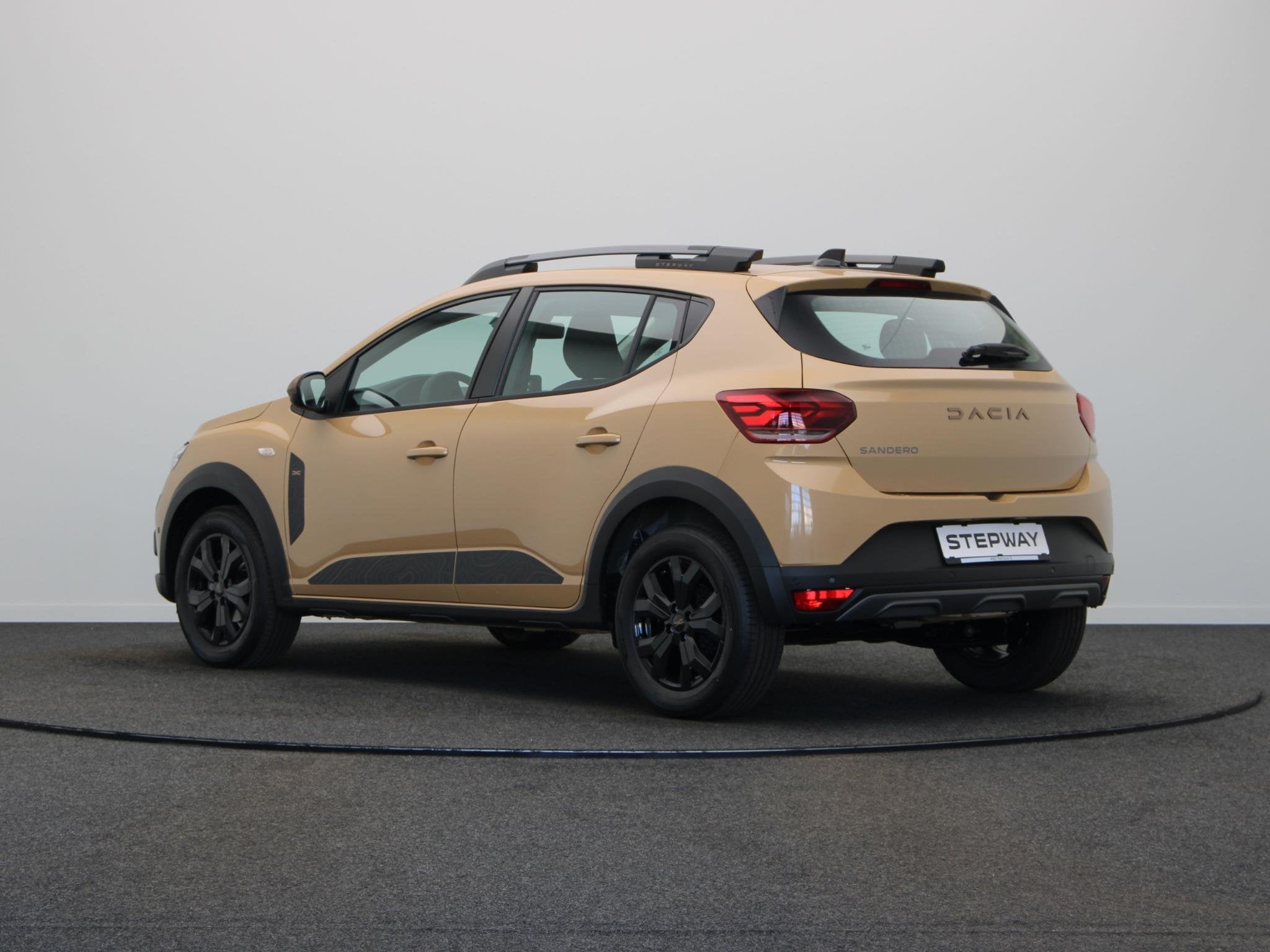 Dacia Sandero Stepway TCe 110pk Extreme | Stoelverwarming |, Auto's, Voorwielaandrijving, Stof, Euro 6, Bruin