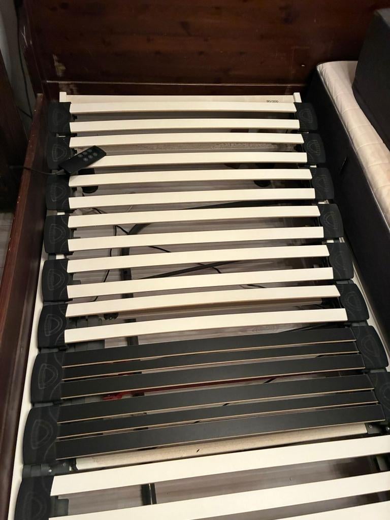 Bed 220x186x106 (hoogte van de achterwand), Huis en Inrichting, Slaapkamer | Bedden, Ophalen, Verstelbaar, Bruin, Klassiek