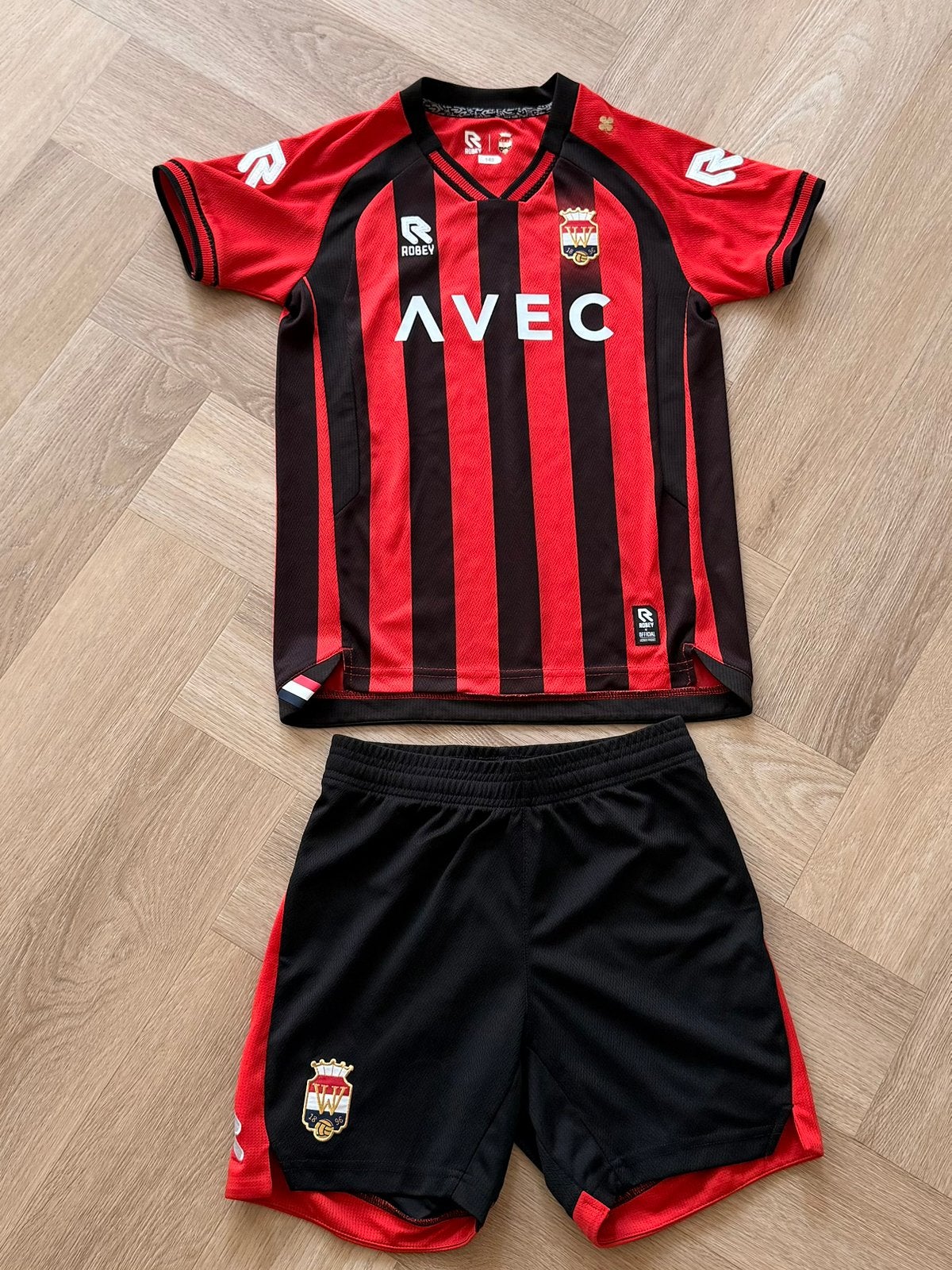 Robey willem II tenue maat 140, Kinderen en Baby's, Ophalen of Verzenden, Zo goed als nieuw, Jongen of Meisje, Sport- of Zwemkleding