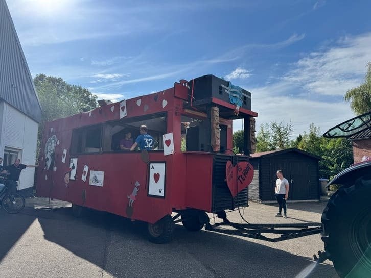Unieke Optocht Feestkar - Monopoly & Harten Thema, Ophalen, Gebruikt, Feestartikel, Carnaval