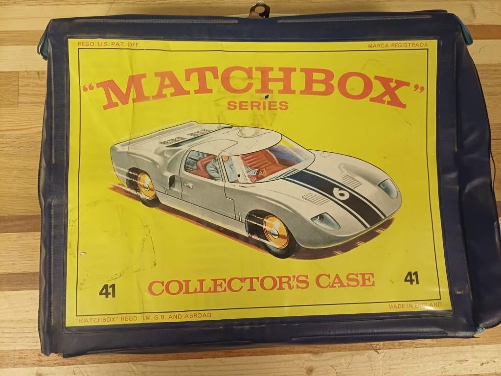 Matchbox met vintage 22 autootjes, Ophalen of Verzenden, Gebruikt