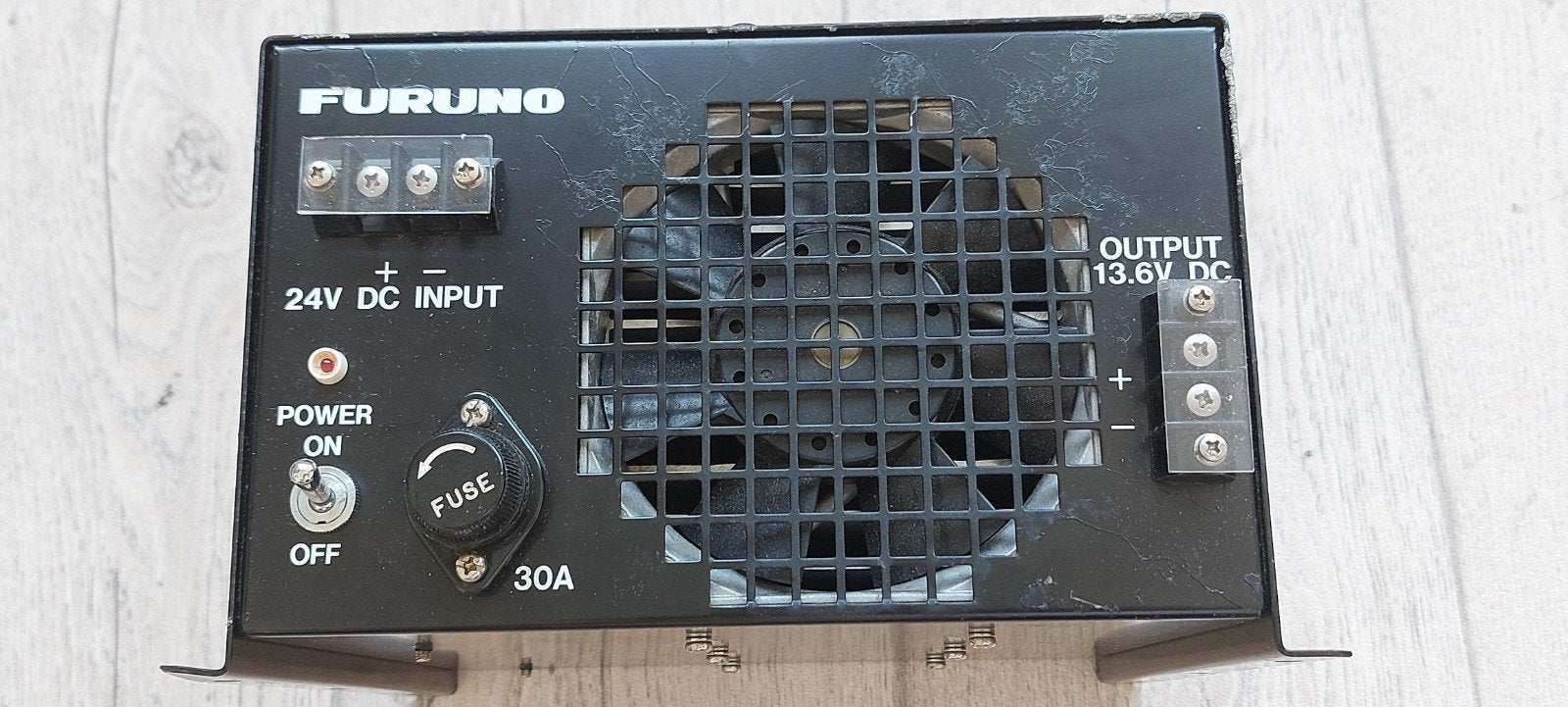Furuno PC-220 Converter 24 volt naar 12 volt., Ophalen of Verzenden, Zo goed als nieuw, Kabel of Apparatuur
