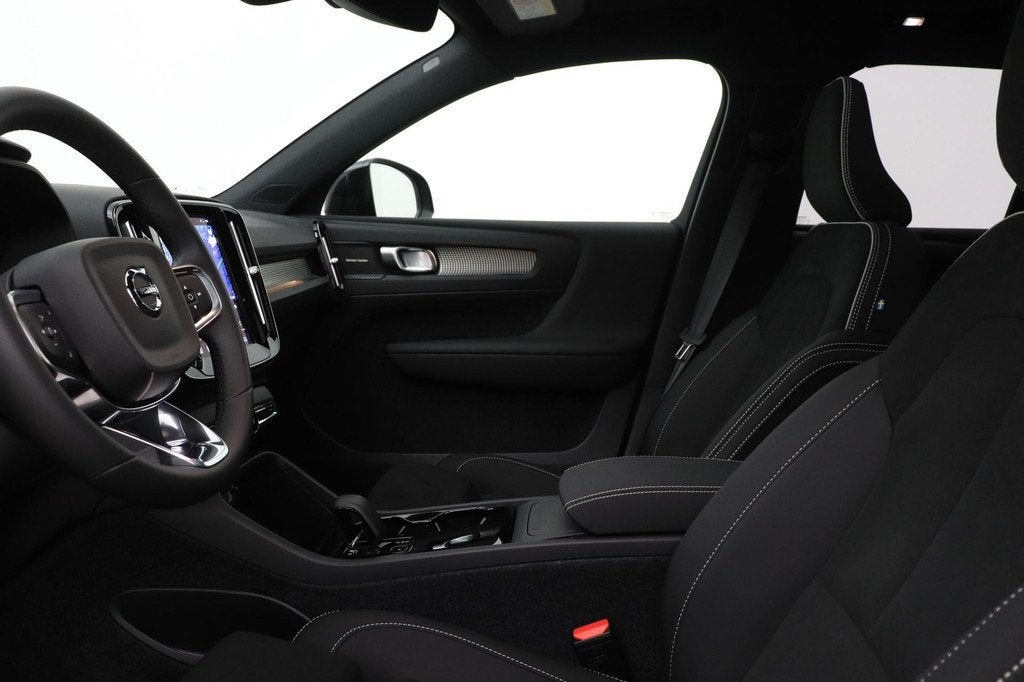 Volvo EX40 Twin Motor Plus Black Edition 82 kWh | ACC | Pano, Automaat, Gebruikt, 82 kWh, 540 km