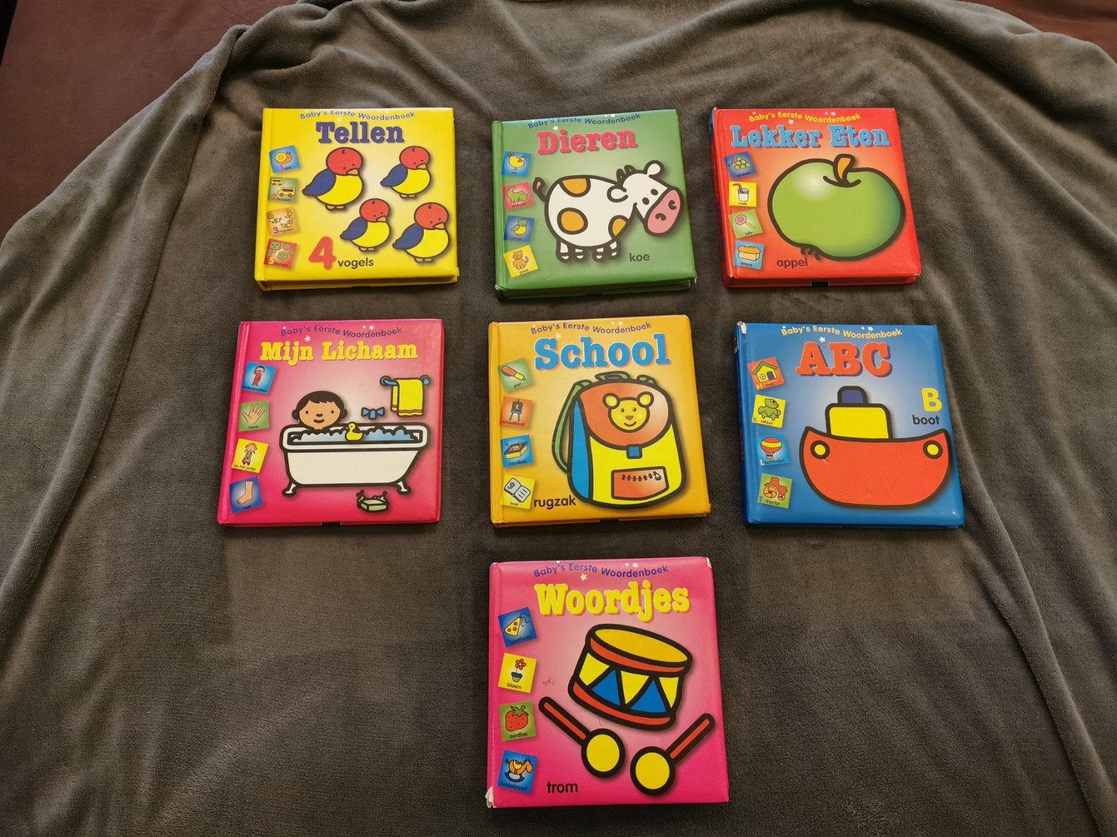 Set van 7 baby's eerste woordenboeken, Boeken, Ophalen of Verzenden, Gelezen, 6 tot 12 maanden
