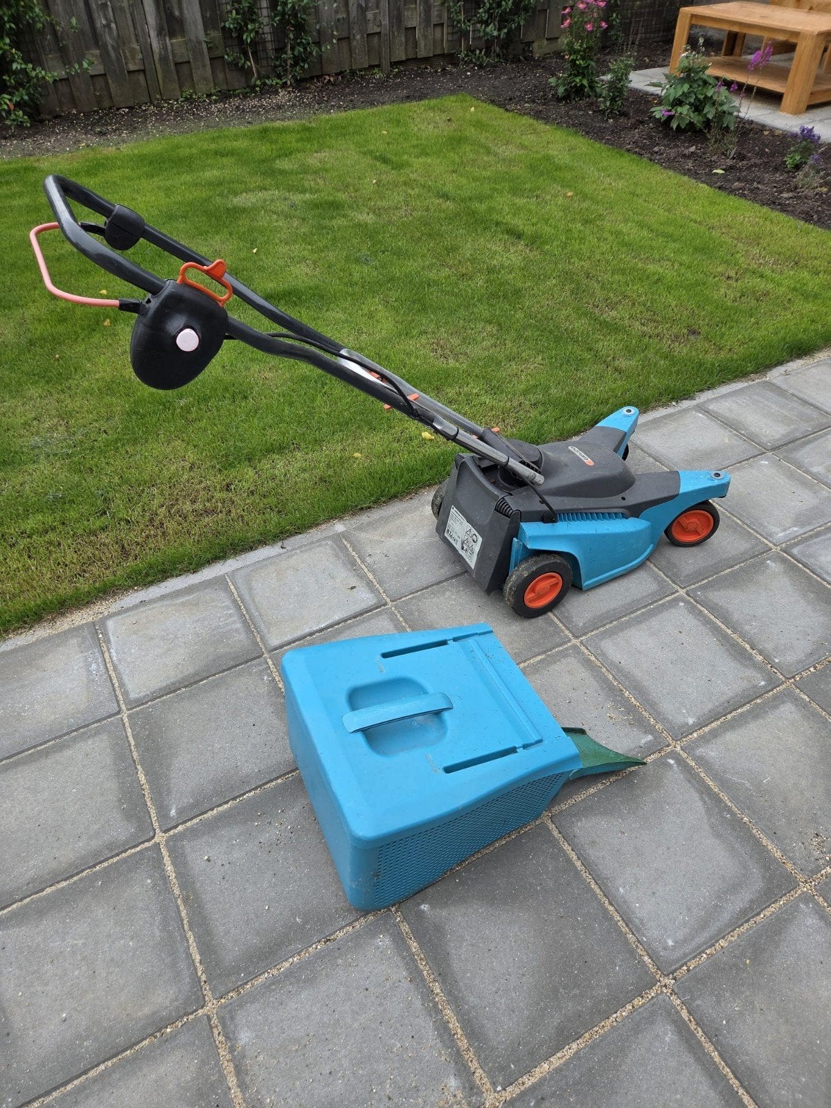 Gardena elektrische grasmaaier 34 E BasicMove met opvangbak, Ophalen, 30 t/m 39 cm, Gardena, Opvangbak