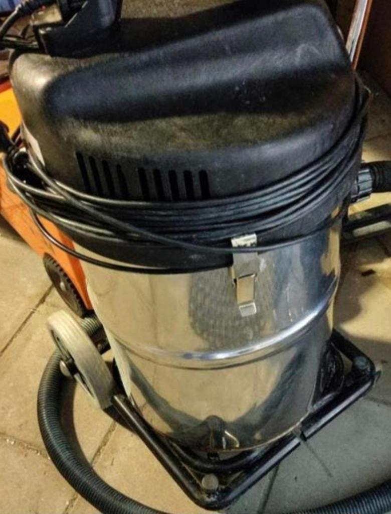 Numatic WVD 750-2 Industriële Waterstofzuiger 2400W, Witgoed en Apparatuur, Stofzuigers, Ophalen, Inclusief accessoires, Gebruikt