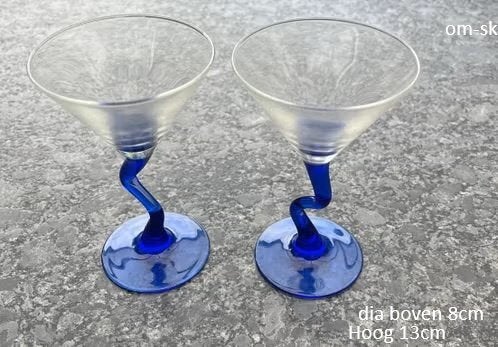 Set van 2 cocktailglazen met blauwe spiraalvoet, Antiek en Kunst, Antiek | Glas en Kristal, Ophalen of Verzenden