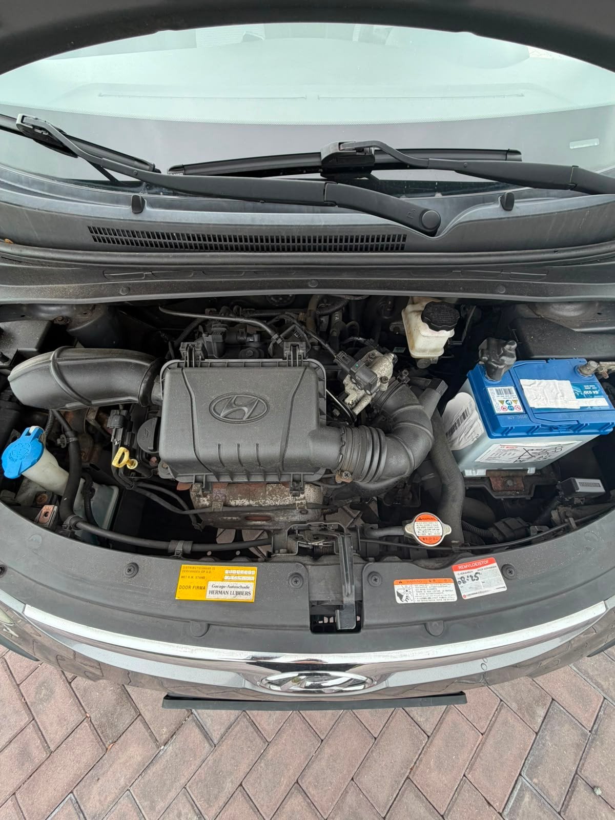 Foto 8 van Hyundai i10 1.1 I 5DR 2010 Grijs
