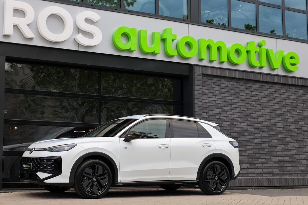 Volkswagen T-Roc 1.5 eTsi R-Line First Edition | NIEUW MODEL, 1374 kg, 4 cilinders, 150 pk, Wit