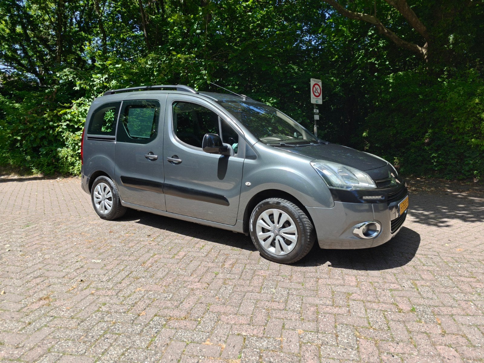 Citroën Berlingo 1.6 88KW 2013 Grijs multispace, Voorwielaandrijving, 1295 kg, 4 cilinders, 14 km/l