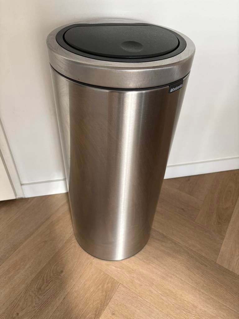 Brabantia Touch Bin prullenbak 30 liter RVS, Ophalen, 50 tot 75 cm, 40 liter of meer, Zo goed als nieuw