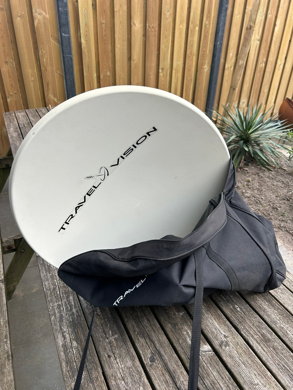 Travel Vision R6 schotelantenne met draagtas, Ophalen, Gebruikt, (Schotel)antenne, Overige merken