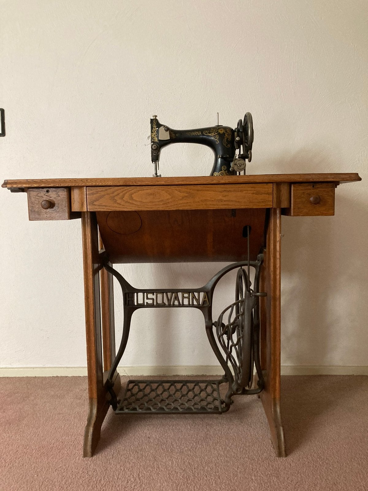 Husvana antieke naaimachinetafel, Ophalen
