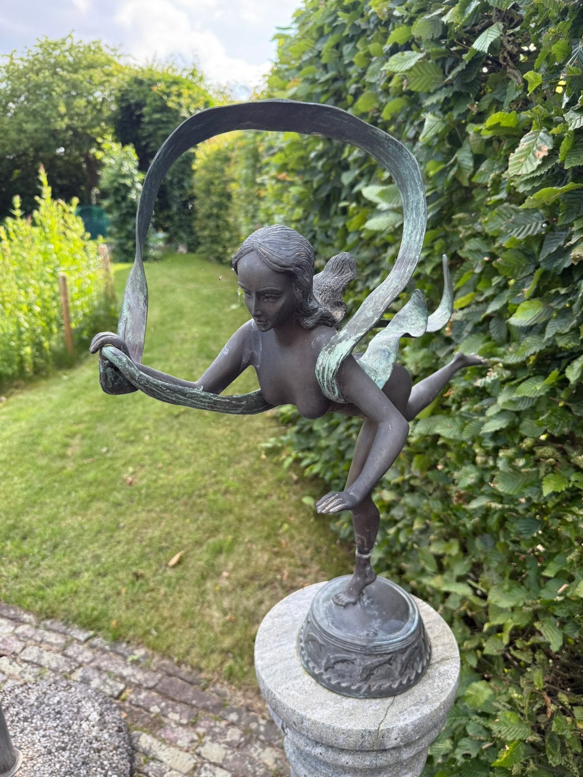 Bronzen beeld ‘Danseres’ op natuurstenen sokkel – 137 cm, Ophalen, Gebruikt, Overige materialen, Mensenbeeld