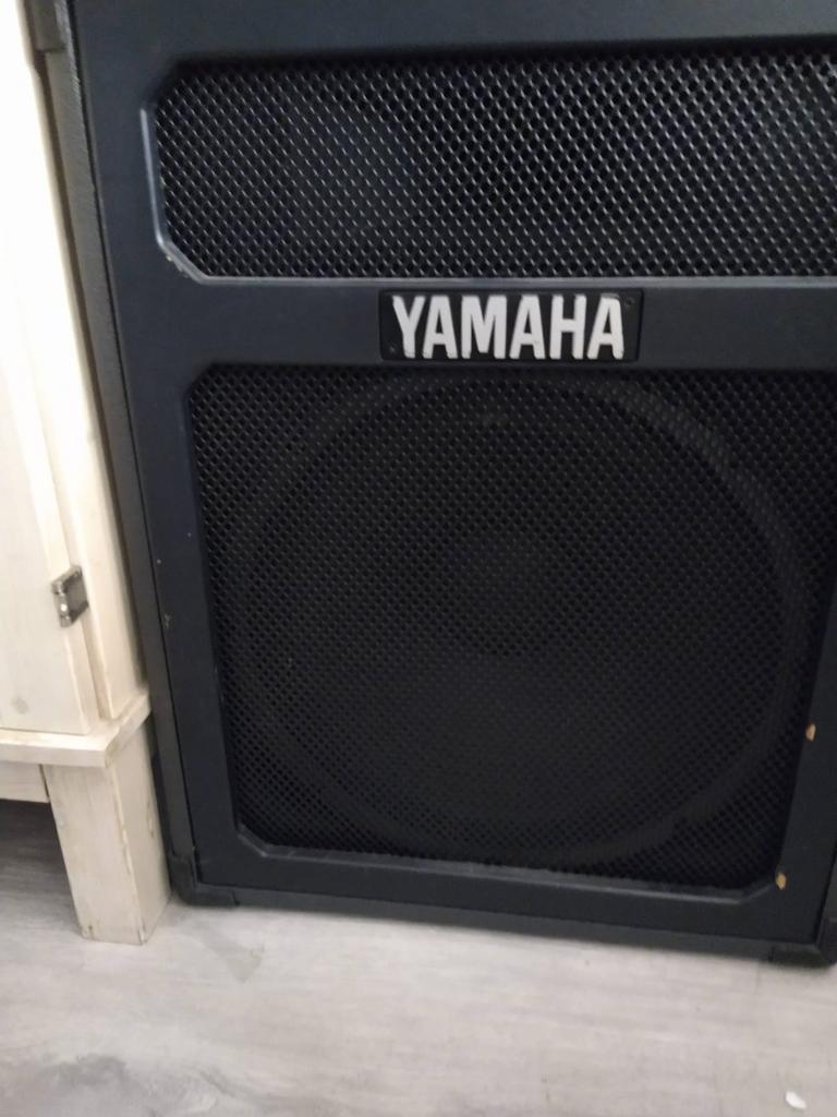 Yamaha YS 215E Speaker - Krachtige Geluidsweergave, Ophalen, Gebruikt, 120 watt of meer, Front, Rear of Stereo speakers