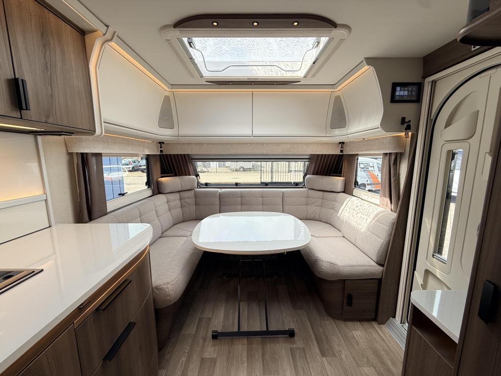 Kabe Smaragd 520 XL KS, Caravans en Kamperen, Rondzit, Bedrijf, Kabe, 6 tot 7 meter