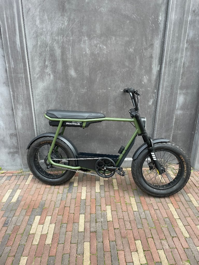 Phatfour FLX green army, Fietsen en Brommers, Zo goed als nieuw, 59 cm of meer, 50 km per accu of meer, Ophalen