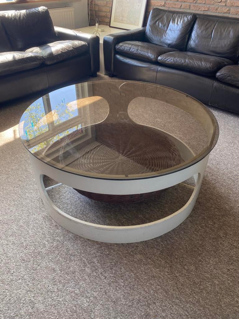 Space Age Salontafel met Glazen Blad en Rotan Mand, Ophalen, Gebruikt, Rond, 50 tot 100 cm