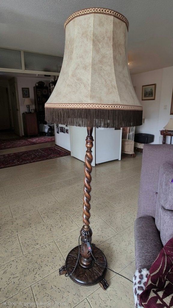 antieke vloerlamp, Ophalen