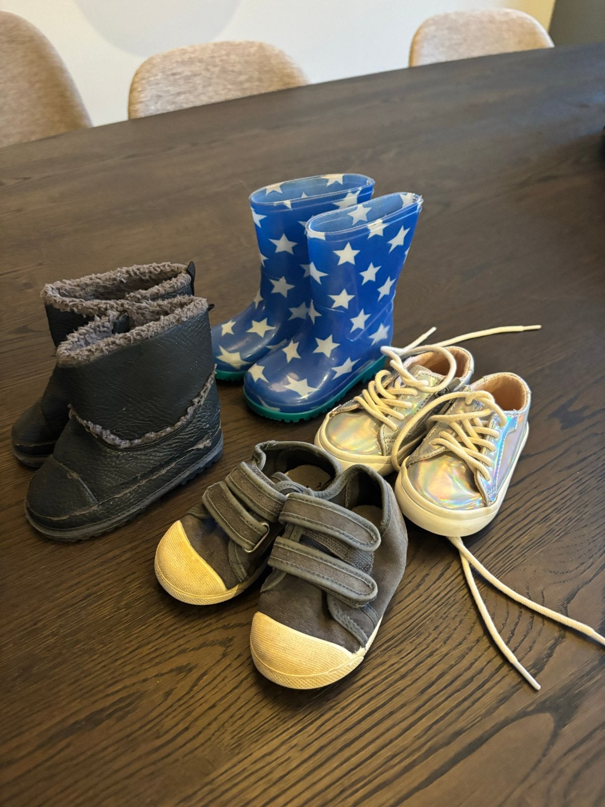 Schoenenpakket maat 19: Regenlaarzen, snowboots, 2x sneakers, Kinderen en Baby's, Ophalen, Gebruikt, Jongen of Meisje, Schoenen