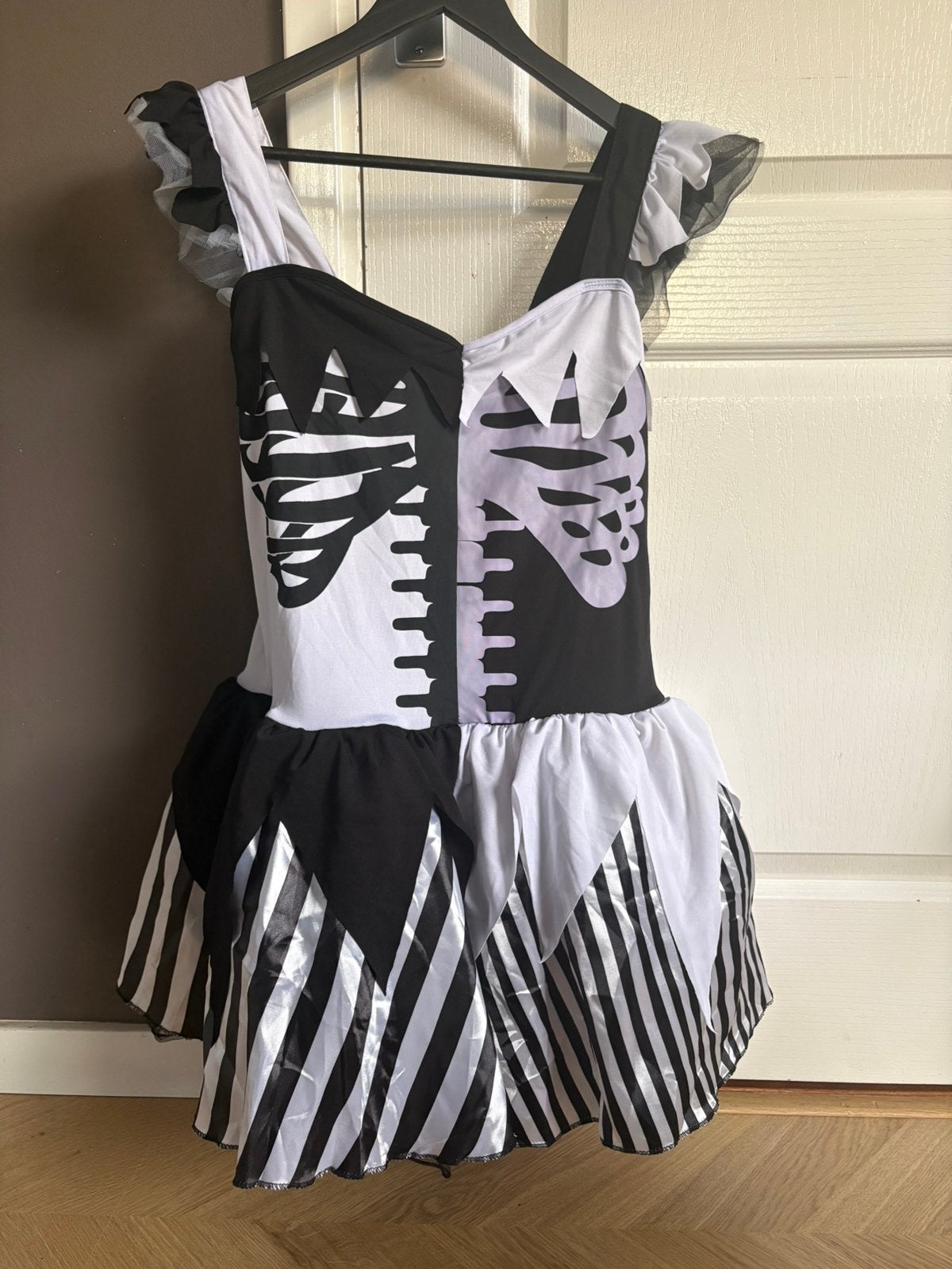 Halloween skelet jurk zwart-wit – maat XL, Kleding | Dames, Carnavalskleding en Feestkleding, Maat 46/48 (XL) of groter, Ophalen of Verzenden