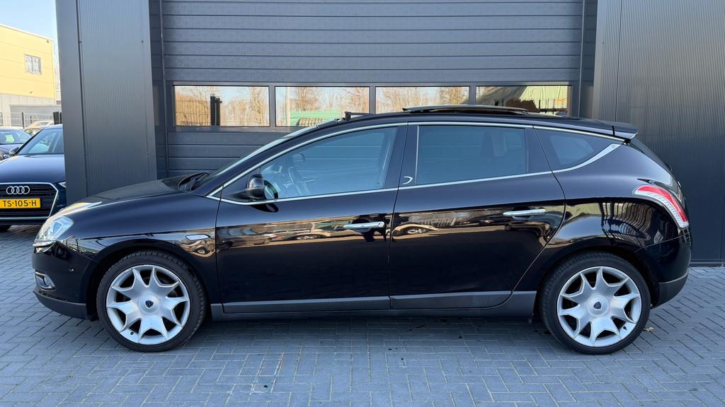 Lancia Delta 1.8-16V Di Executive Automaat|Pano|Airco, Auto's, Euro 5, Gebruikt, Zwart, Leder