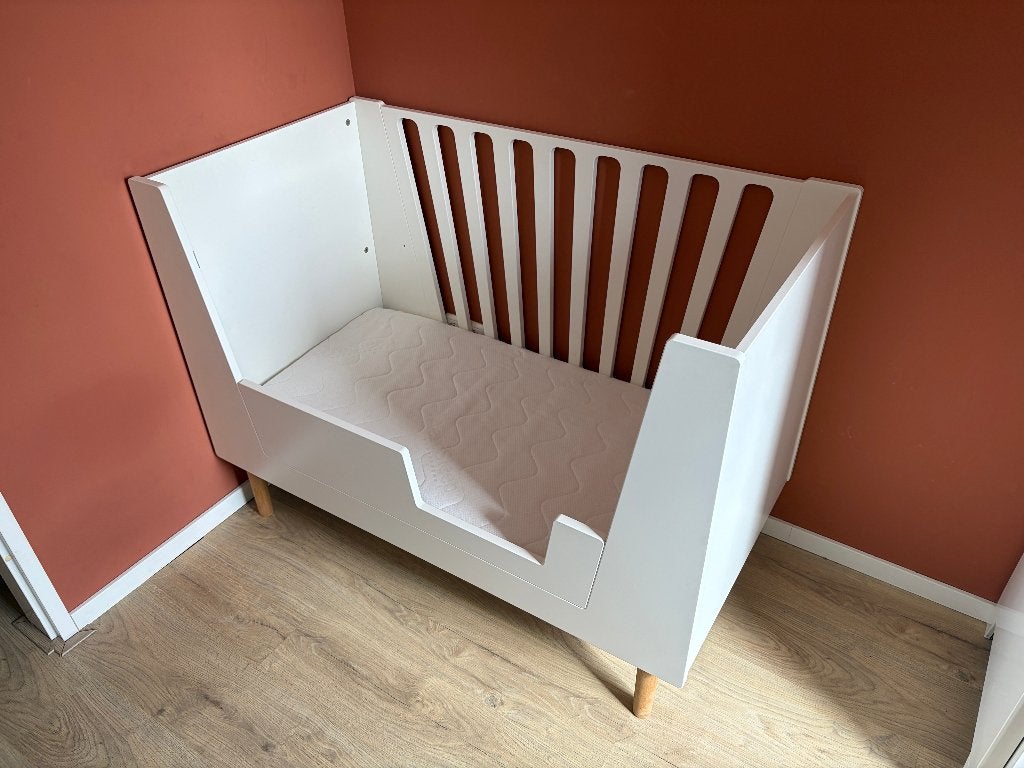 Done By Deer Baby Cot baby- en peuterbed, Ophalen, Gebruikt, Ledikant