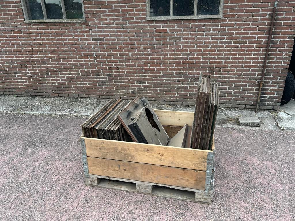 Oude gietijzeren ramen en dakramen, Doe-het-zelf en Verbouw, Glas en Ramen, Ophalen, Gebruikt, Gevelraam of Ruit, Minder dan 80 cm
