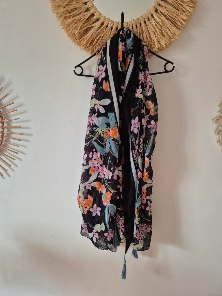 Shoeby sjaal met bloemenprint en kwastjes, Kleding | Dames, Mutsen, Sjaals en Handschoenen, Shosby, Ophalen of Verzenden, Zo goed als nieuw
