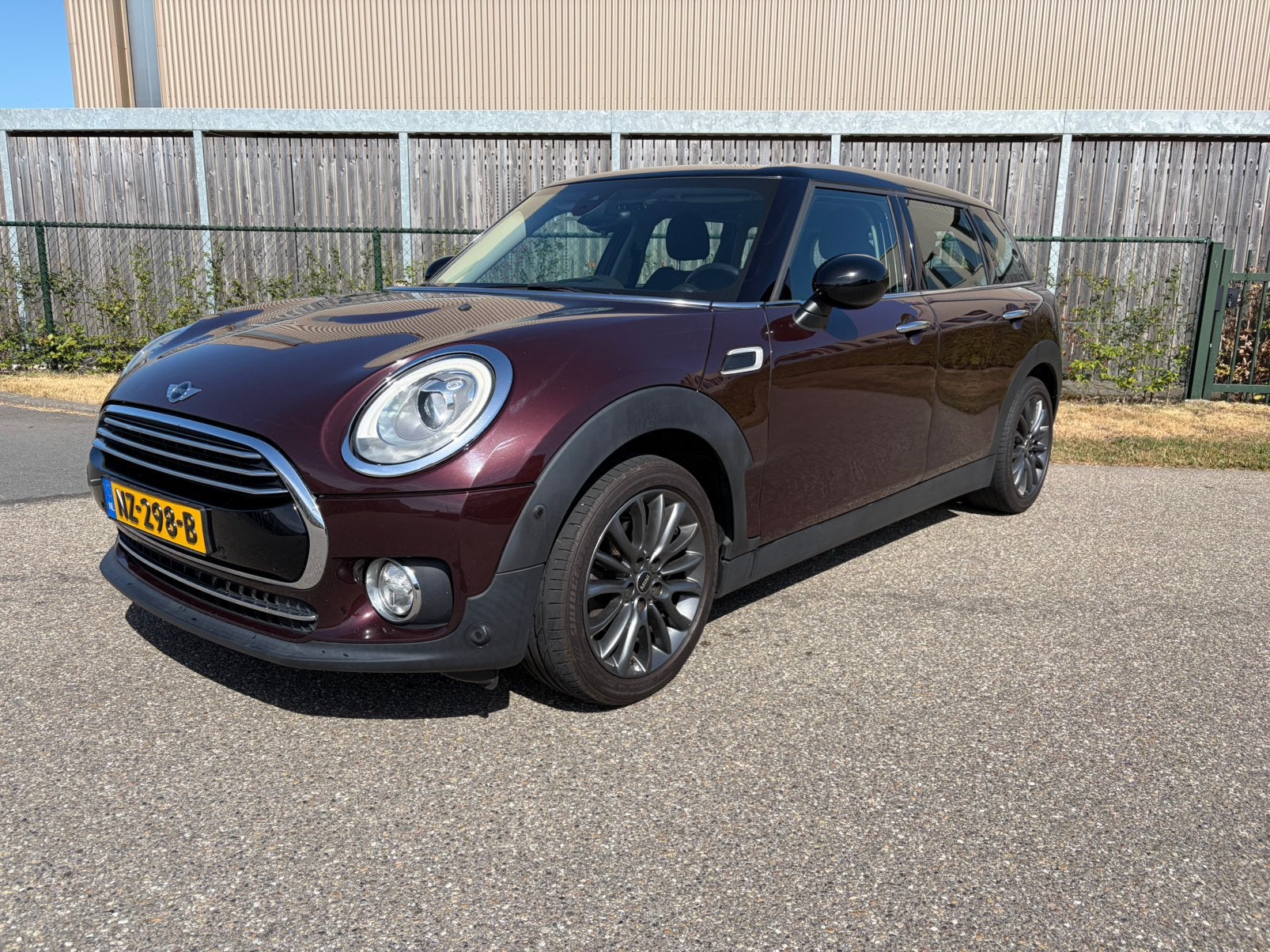 Mini Clubman 1.5 136pk | Sportstoelen | Led | Navi | 2016, Voorwielaandrijving, 136 pk, Leder en Stof, Stationwagon
