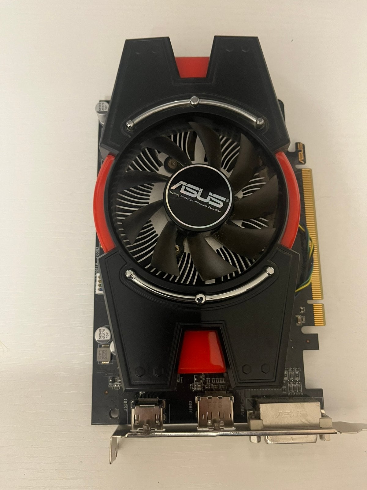 Asus radeon hd 5670, Computers en Software, Videokaarten, Ophalen of Verzenden, Zo goed als nieuw, GDDR5, VGA
