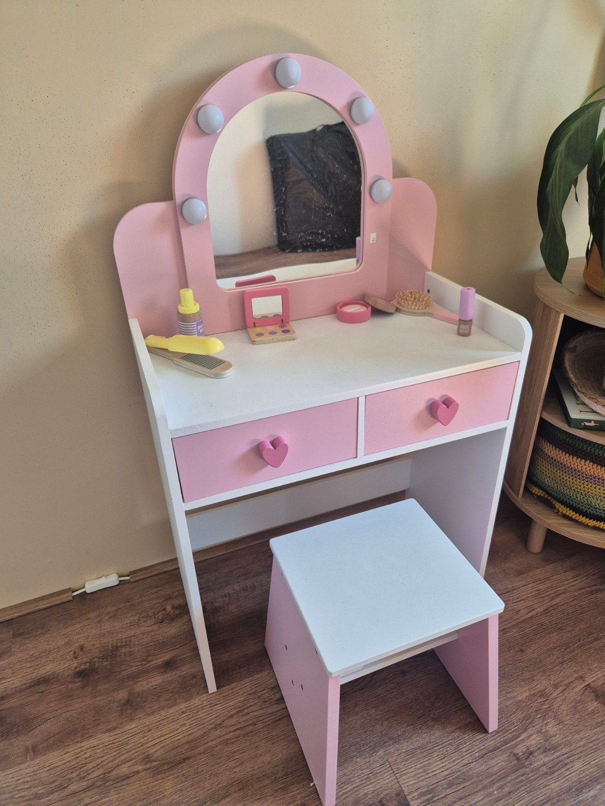 Roze houten kaptafel (Hema) met krukje en accessoires, Ophalen of Verzenden, Zo goed als nieuw, Overige typen