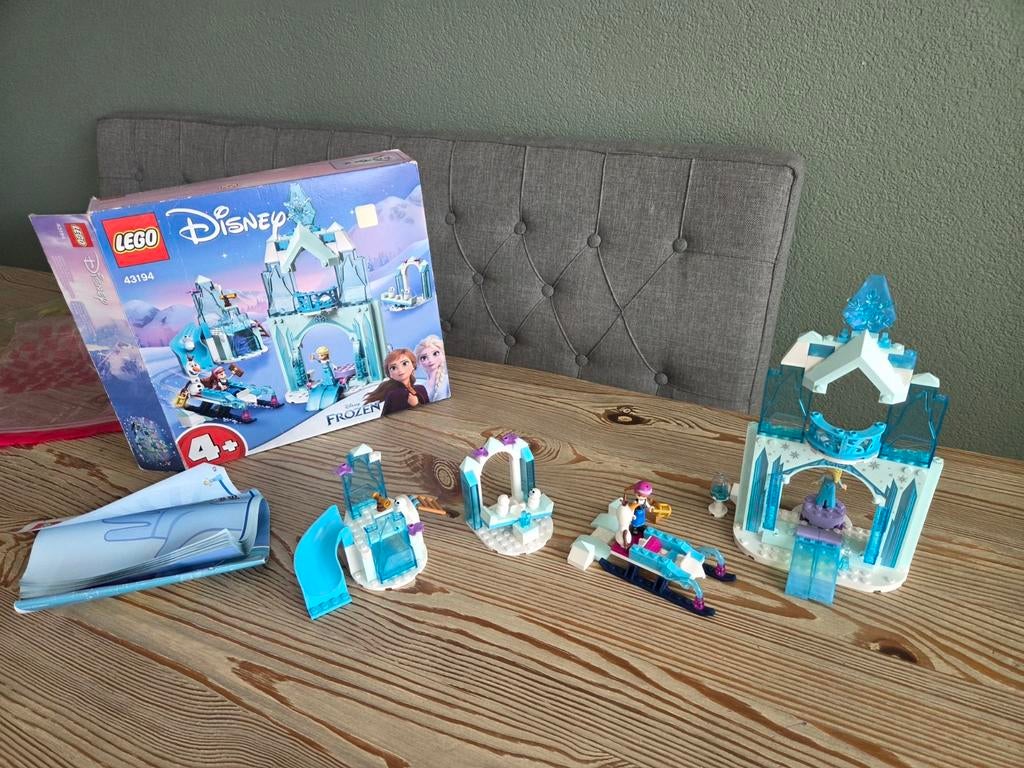 Lego Disney Frozen 43194 Elsa's en de Nokk's IJsstal, Compleet, Gebruikt, Lego, Ophalen of Verzenden