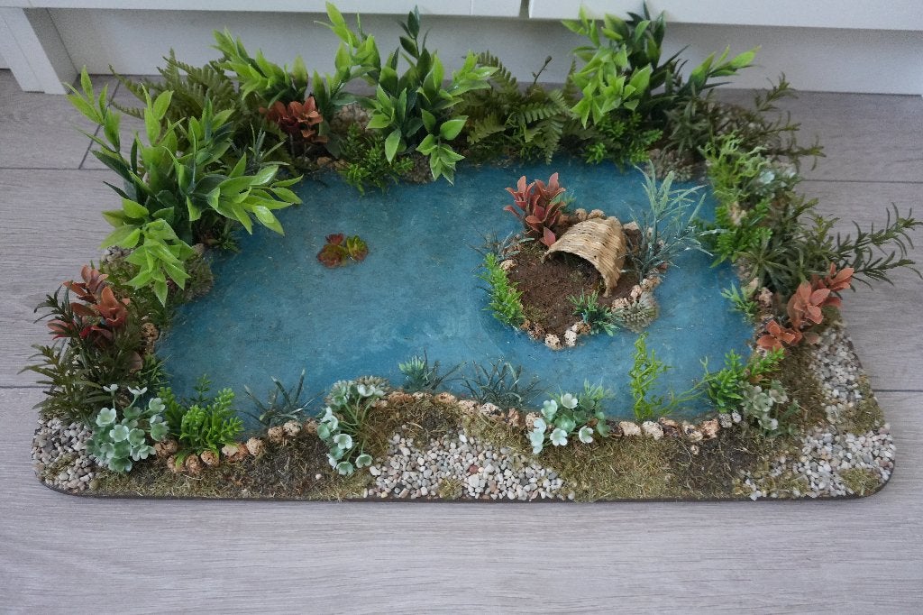 Prachtige gedetailleerde miniatuur vijver voor kerststal!, Ophalen of Verzenden, Zo goed als nieuw, 1:50 of kleiner, Diorama