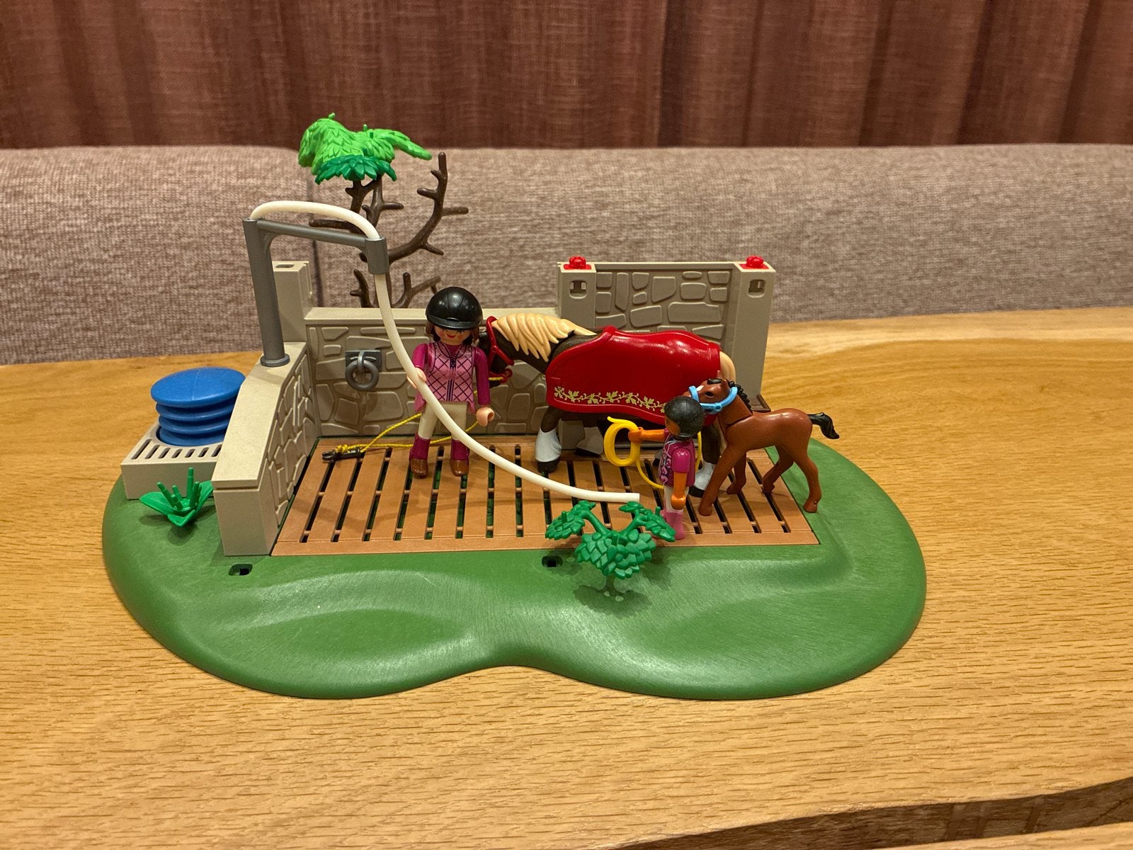 Playmobil Paardenwasplaats met figuren en accessoires, Ophalen of Verzenden, Zo goed als nieuw, Jongen of Meisje