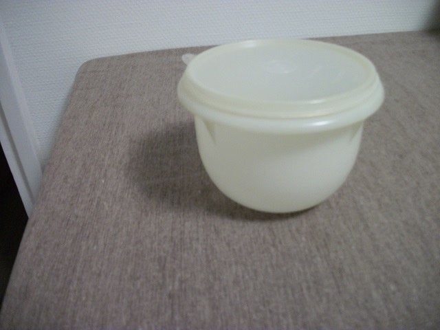 Tupperware Bakje ( bolle onderkant, wit, 1 liter ), Ophalen of Verzenden, Gebruikt, Wit, Bak of Kom