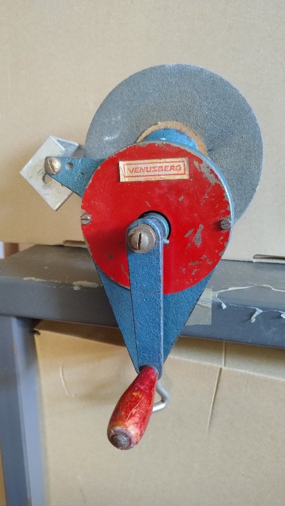 Venusberg manuele slijpsteen 15cm jaren '50 DDR, Ophalen of Verzenden