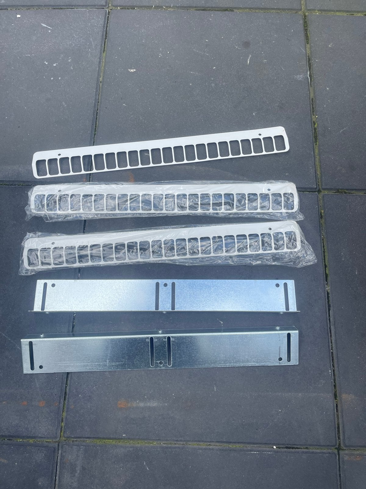 Nieuwe ventilatieroosters en bevestigingsbeugels, Ophalen of Verzenden, Nieuw, Ventilator