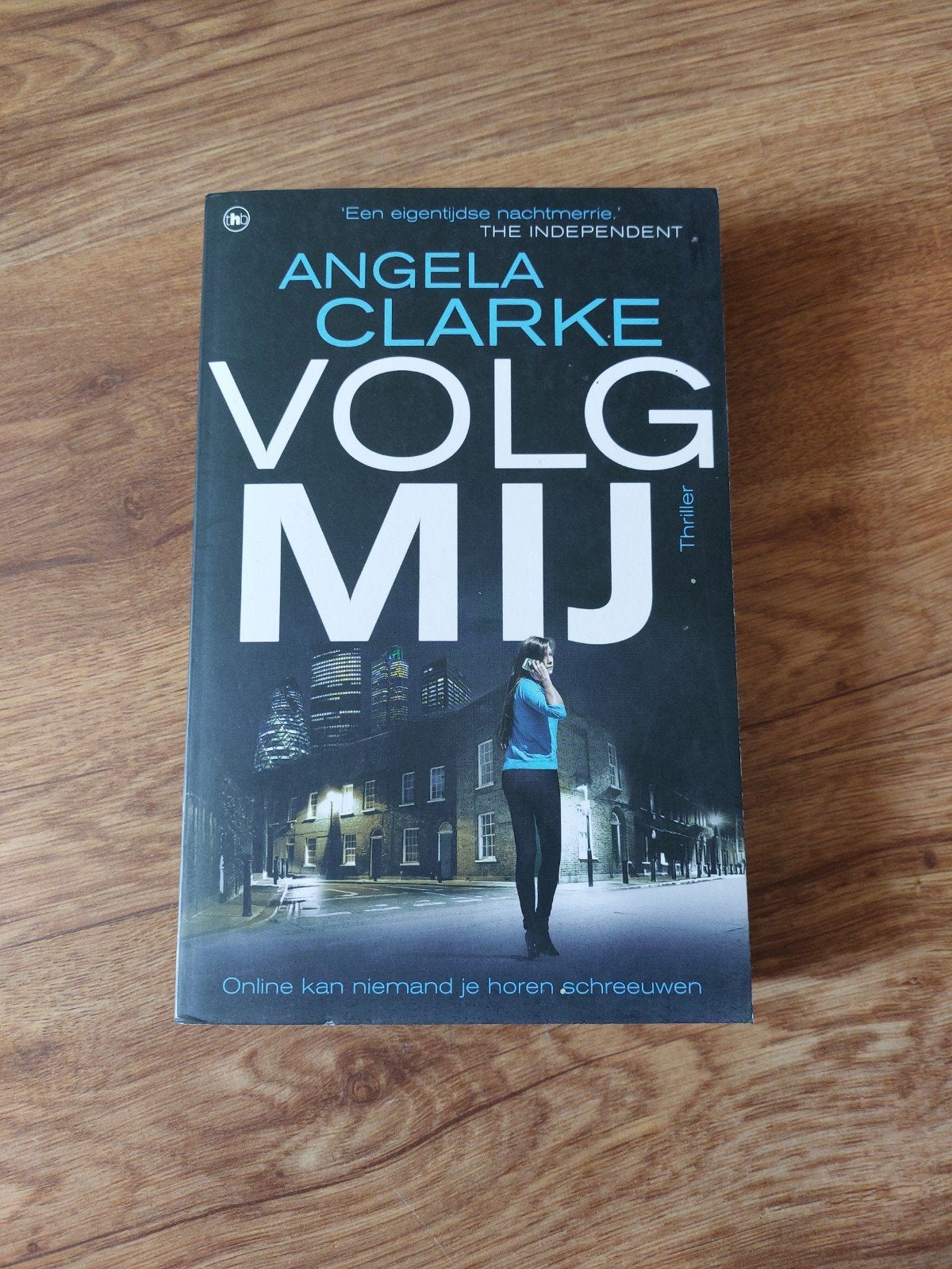 Thriller van Angela Clarke • Volg mij, Ophalen of Verzenden, Zo goed als nieuw, Angela Clarke