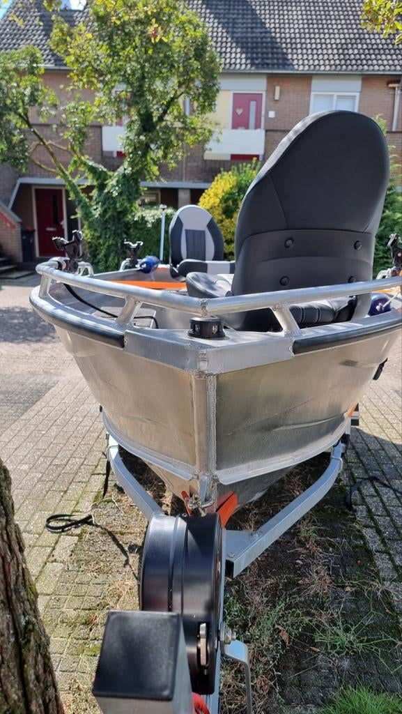 Qwest r400 Aluminium visboot met stoelen en hengelhouders, Watersport en Boten, Accessoires en Onderhoud, Zo goed als nieuw, Ophalen of Verzenden