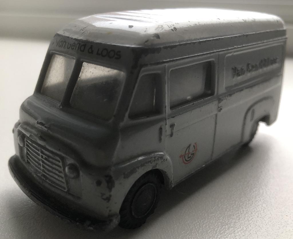 VAN GEND & LOOS - BESTELAUTO - LION CAR - ONG. 10 CM LANG, Ophalen of Verzenden, Zo goed als nieuw